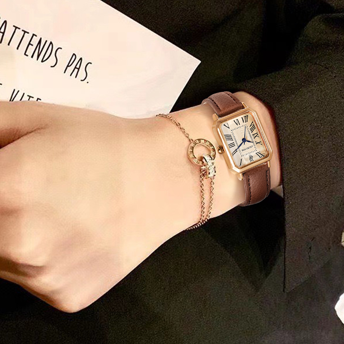 LUCKY FOX 2PCS Light Luxury Gi - Luxury Watch With Leather Strap 리뷰 및 가격