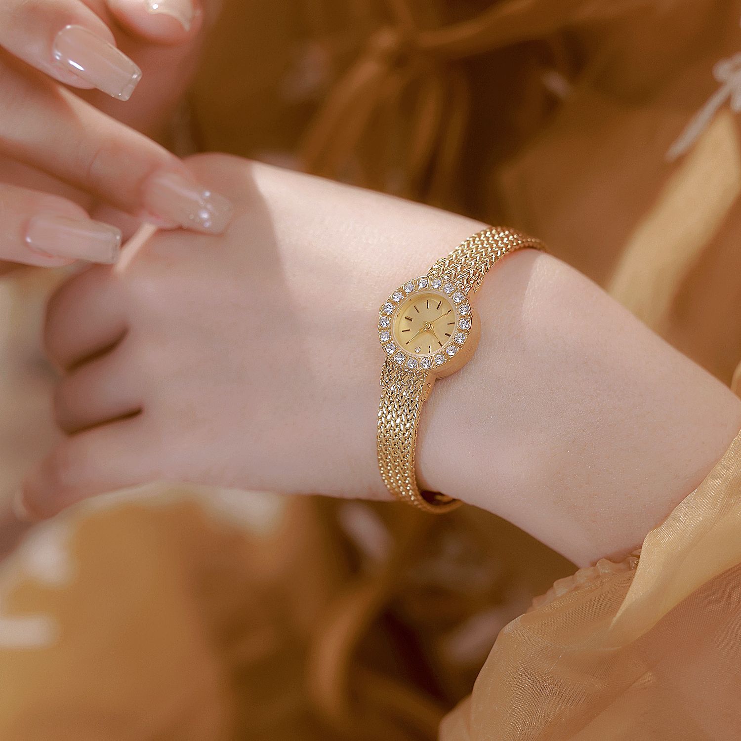 Vintage Women's Wristwatch Lux - Luxury Watch Engraving 리뷰 및 가격