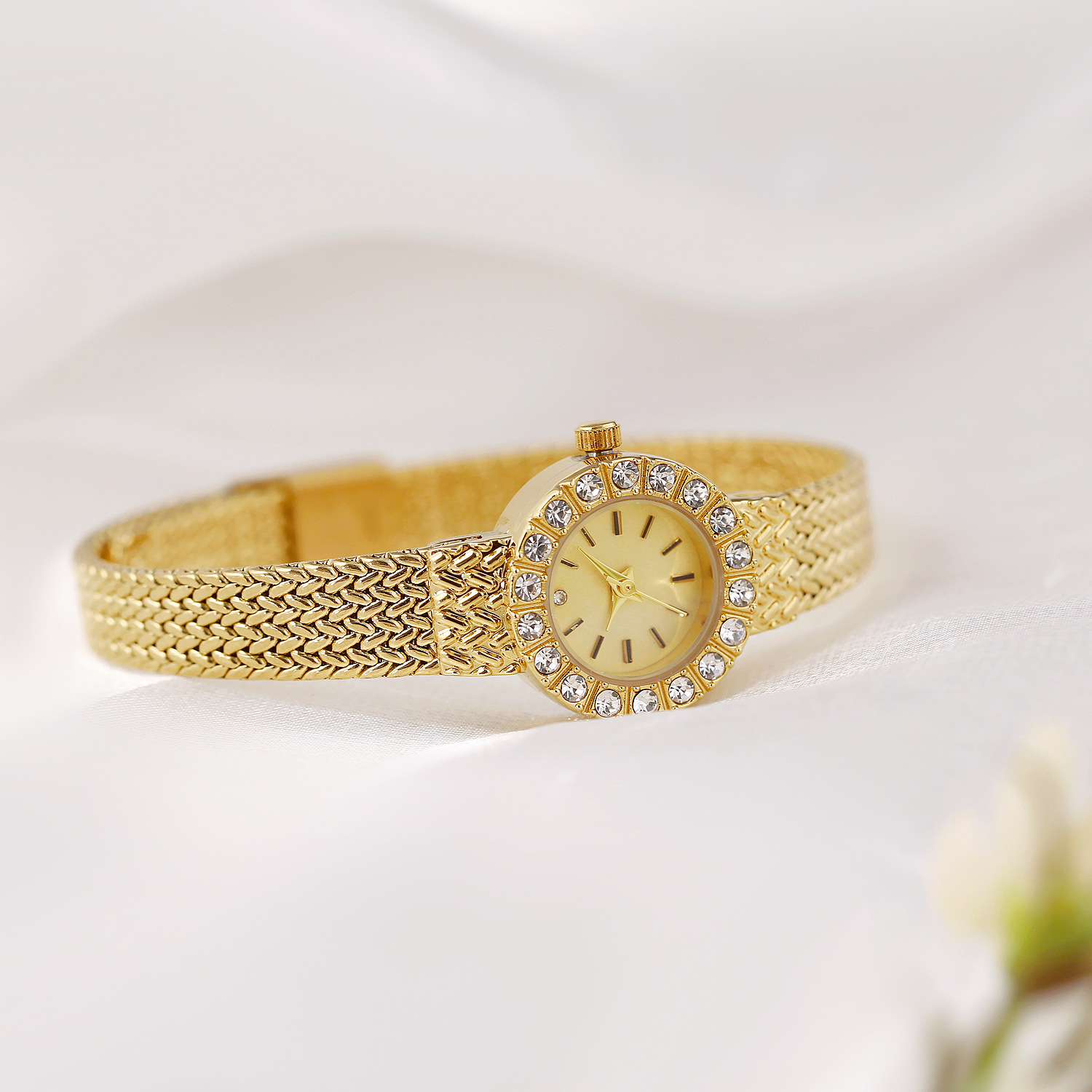 Vintage Women's Wristwatch Lux - Luxury Watch Engraving 리뷰 및 가격