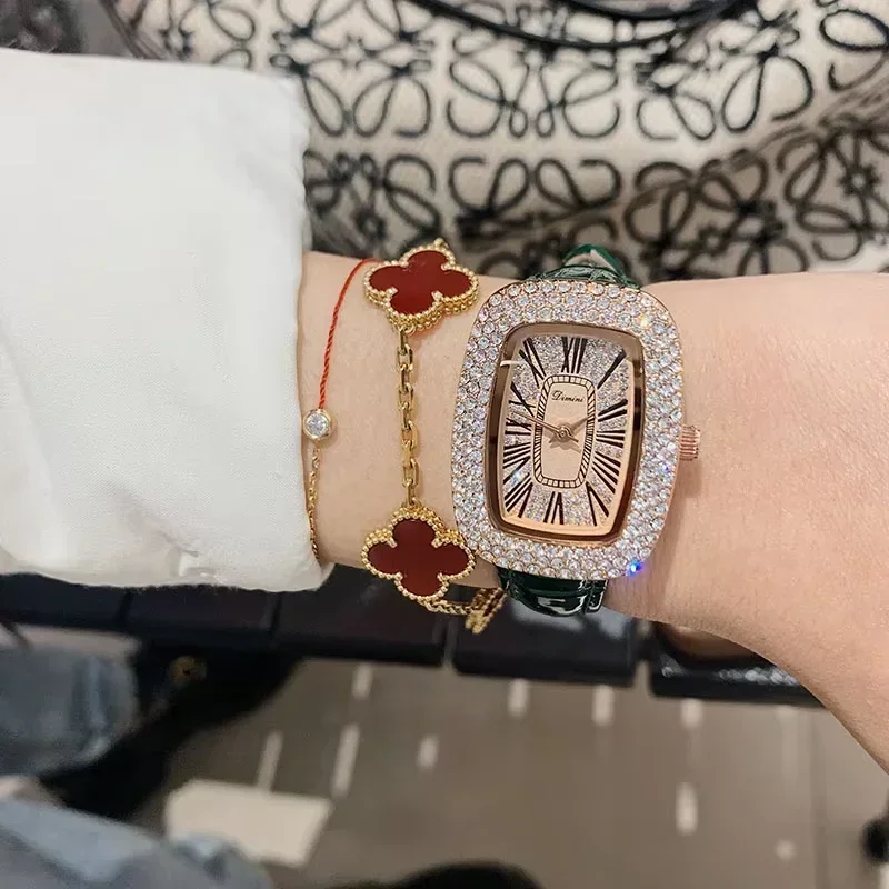 Trendy and fashionable women's - Luxury Watch With Leather Strap 리뷰 및 가격